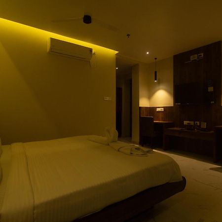 Hotel Palace View Murshidabad Kültér fotó